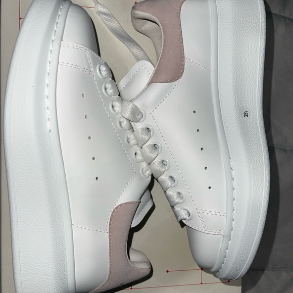 Brand New Size 5.5 - Picture 3 of 3